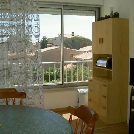 Apartment Cap D'agde, 2 Pieces, 4 Personnes - Fr-1-249-240